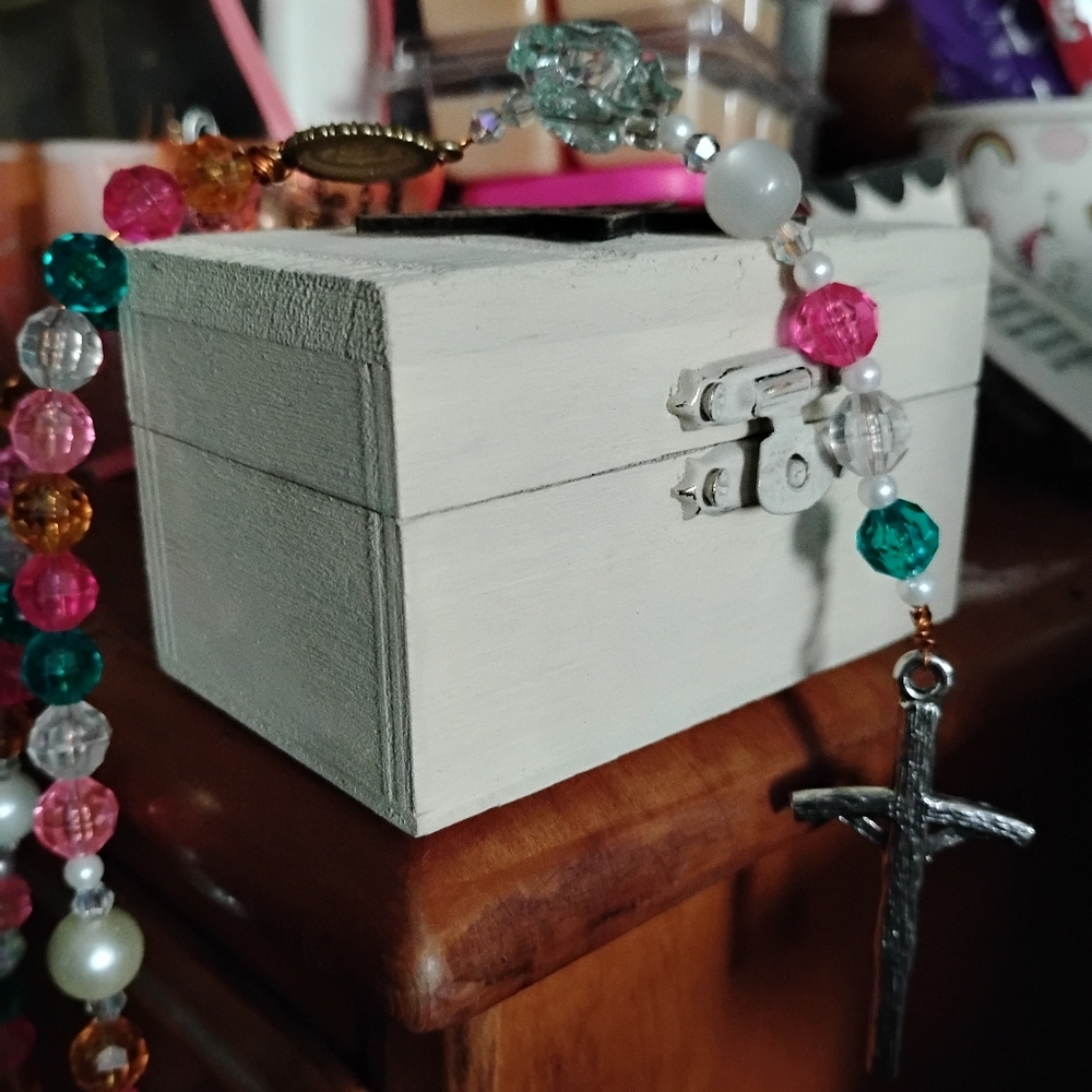 Handcrafted Multicolor Holy Rosary Necklace And Gift Box Set ✨🩷✝️